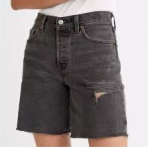 LEVI | DISTRESSED SHORTS NWOT